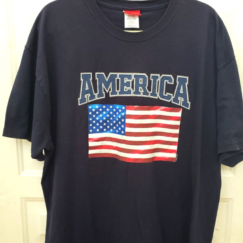 America themed Tee Shirt in like new condition XL